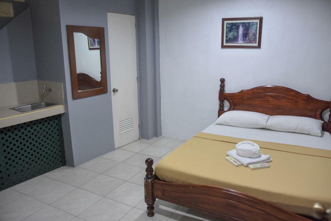 Tiptop Tower Suite Inn Dumaguete City Exterior foto